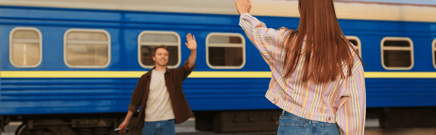 People saying goodbye on the platform