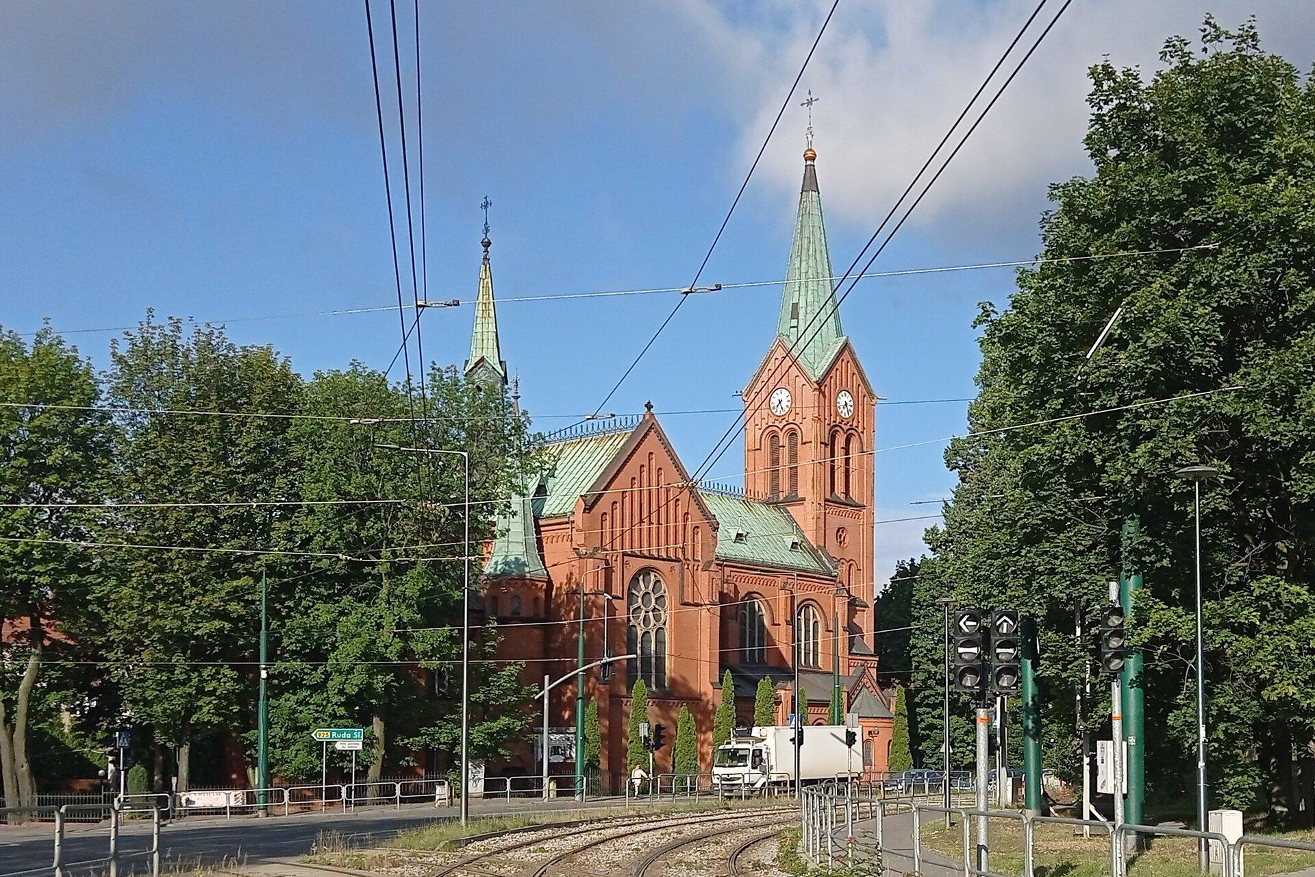 Kościół Najświętszego Serca Pana Jezusa w Szombierkach, atrakcja w pobliżu dworca Bytom