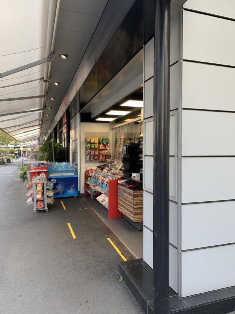 k kiosk, sklep przy dworcu Luzern