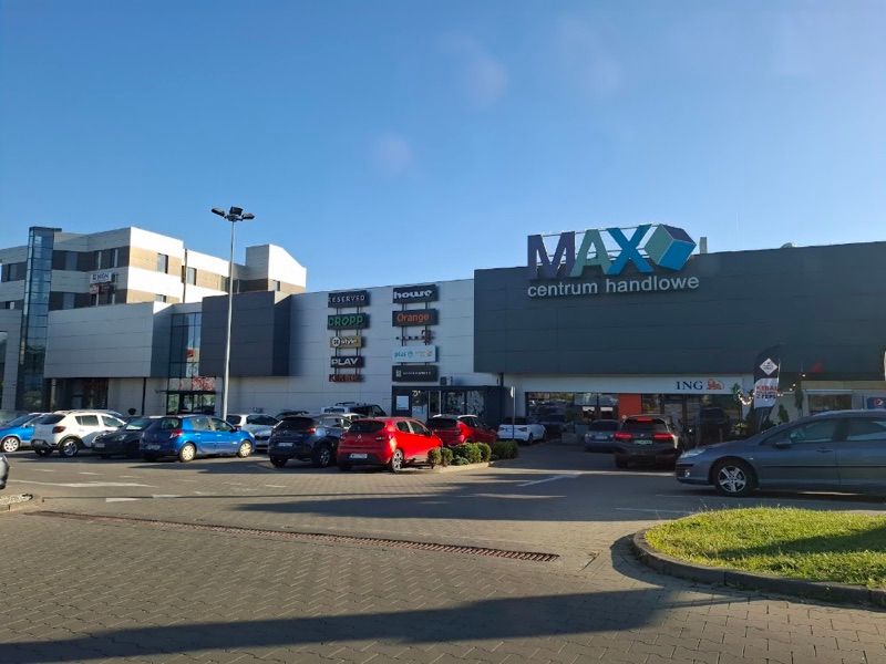 Centrum Handlowe MAX, shopping mall near Chrzanów Śródmieście station