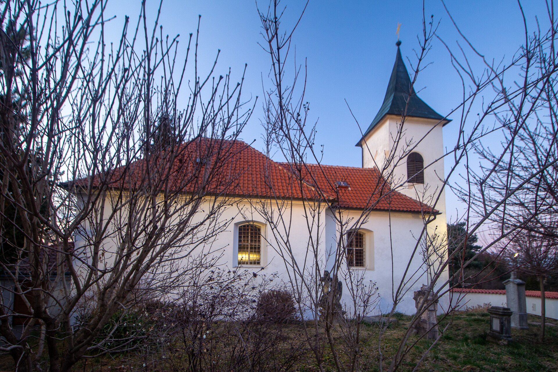 Kostel sv. Prokopa, atrakcja w pobliżu dworca Praha hlavní nádraží