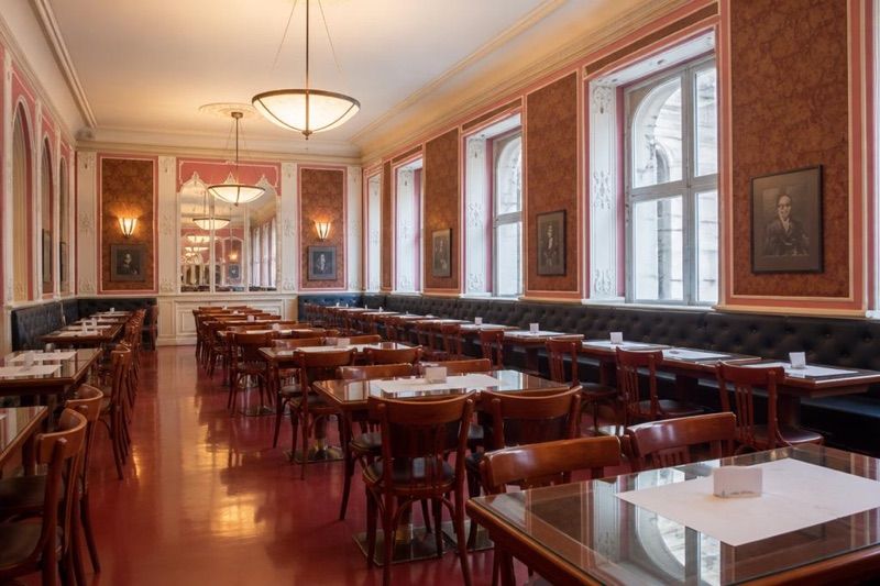 Café Louvre, okolice dworca Praha hlavní nádraží