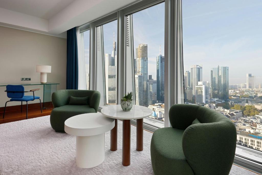 JW Marriott Hotel Frankfurt, place to stay near Frankfurt (Main) Hauptbahnhof station