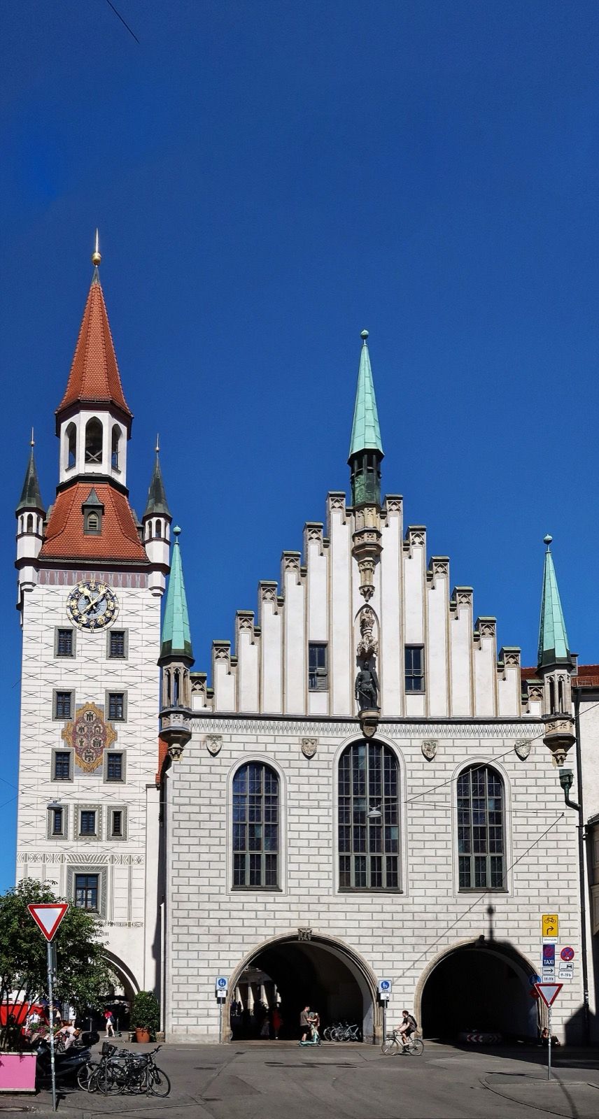 Stary Ratusz w Monachium, atrakcja w pobliżu dworca München Hauptbahnhof