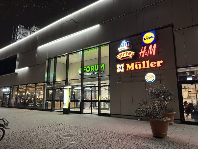 FORUM Schwanthalerhöhe, shopping mall near München Hauptbahnhof station