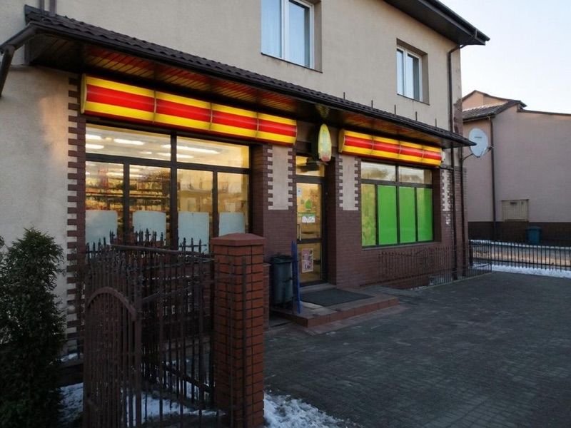 Żabka, okolice dworca Dęblin