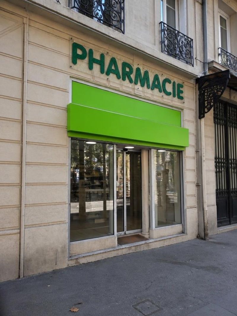 Pharmacie Herboristerie Petit, sklep przy dworcu Marseille-St-Charles
