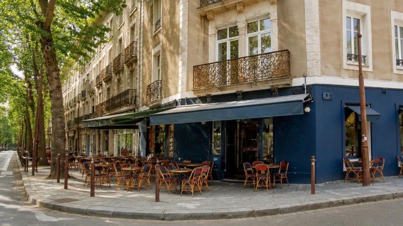 Le Louis Blanc, okolice dworca Nantes