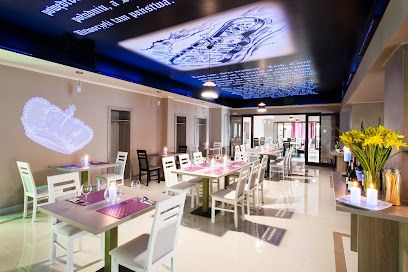 Restauracja History / Restauracja Family Food, near Gniezno station