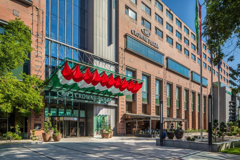 Crowne Plaza Budapest by IHG, place to stay near Budapest-Nyugati station
