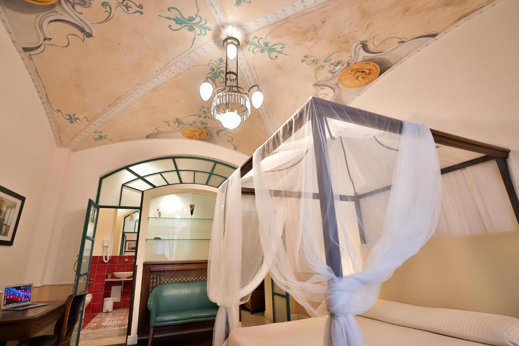 Kriò Suite - Amami Collection, place to stay near Salerno, Stazione di Salerno station