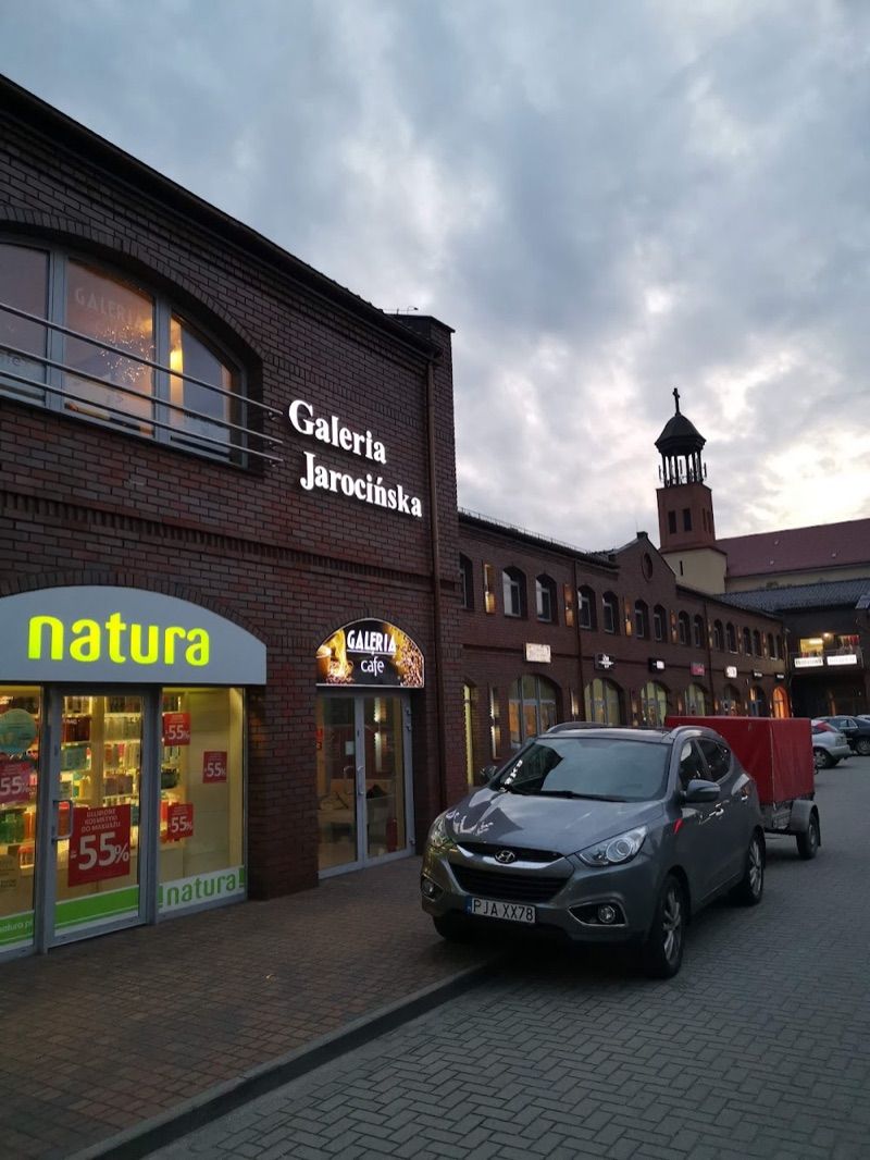 Galeria Jarocińska, shopping mall near Jarocin station