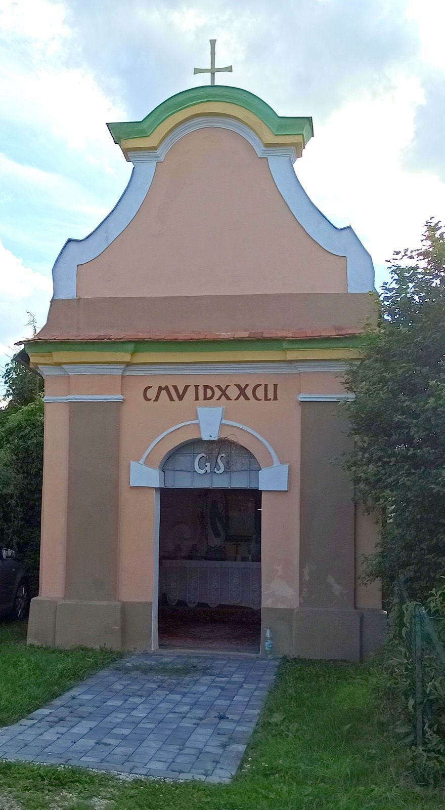 Kapliczka, atrakcja w pobliżu dworca Jastarnia