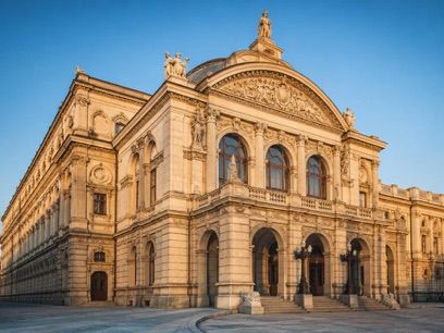Teatr Muzyczny Adria, atrakcja w pobliżu dworca Koszalin