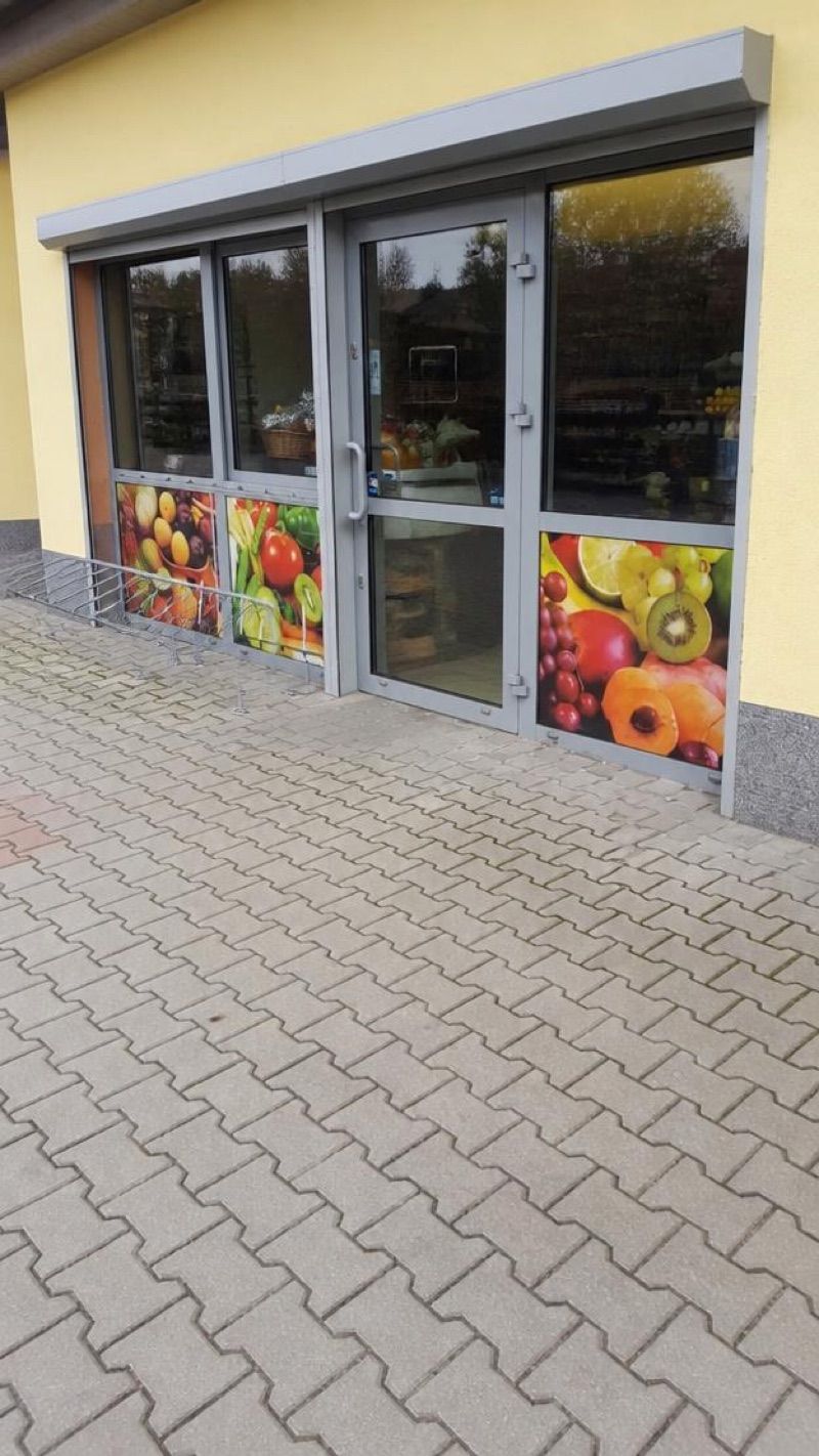 Kiosk Warzywa Owoce, sklep przy dworcu Kraków Batowice