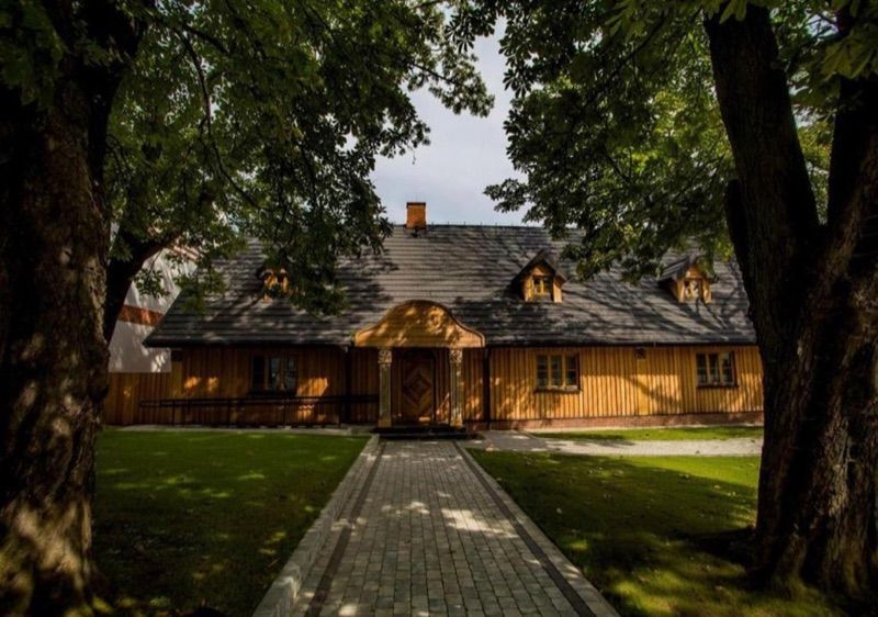 Dworek Modrzewiowy, place to stay near Kraśnik station