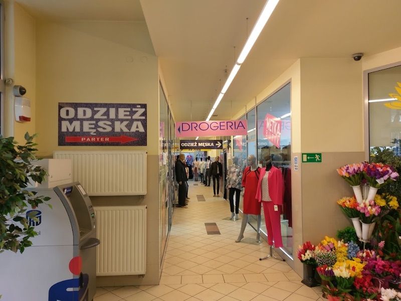 Galeria Centrum, shopping mall near Krzeszowice station