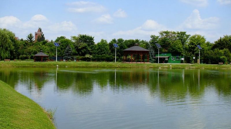 Teren rekreacyjny nad Zalewem Miejskim, atrakcja w pobliżu dworca Łęczyca