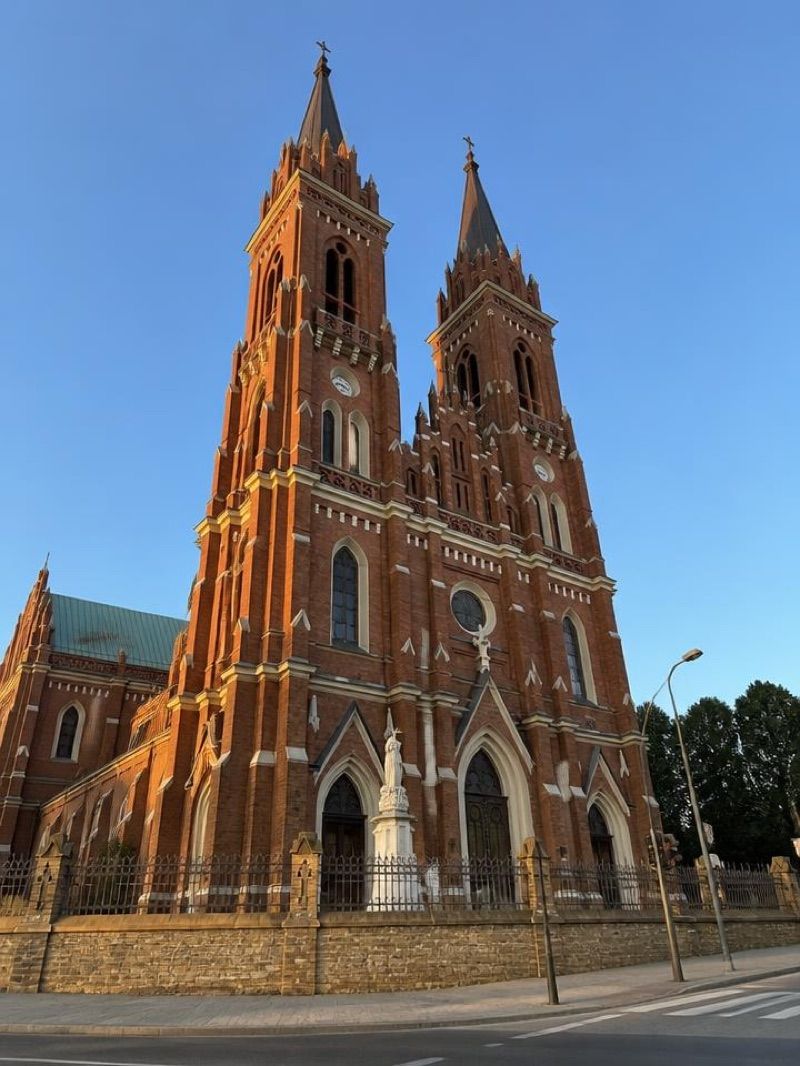 Kościół pw. Wniebowzięcia NMP w Łodzi, atrakcja w pobliżu dworca Łodź Fabryczna