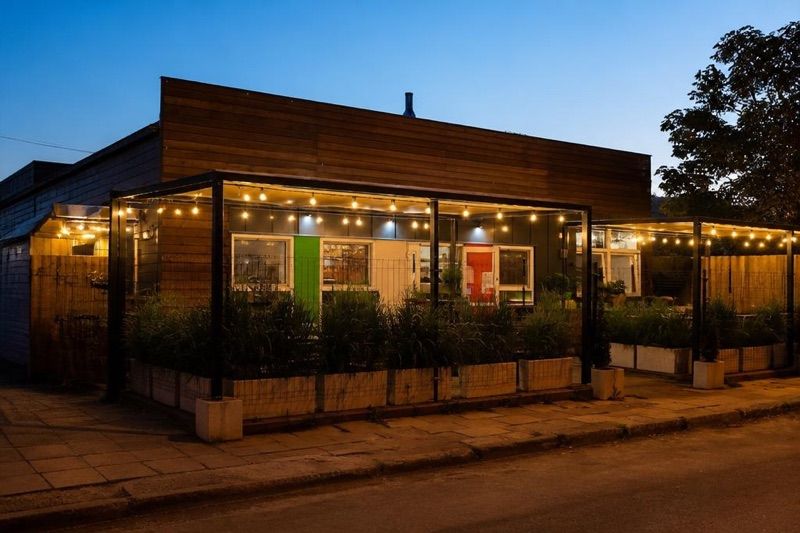 Pizzeria Pina, okolice dworca Łódź Widzew