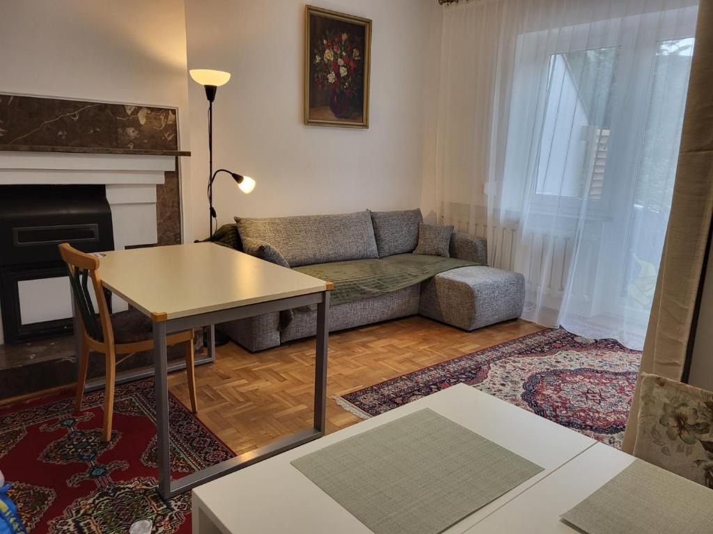 Apartament z tarasem ogrodowym, hotel blisko dworca Łódź Widzew