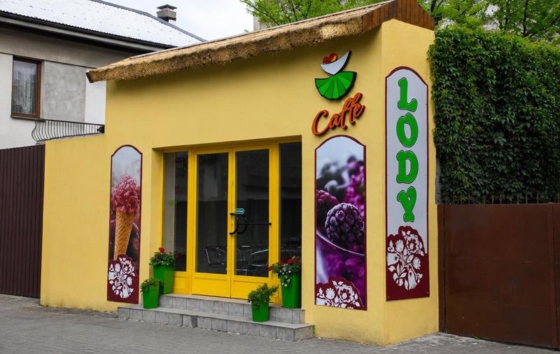 Łowiczanka Caffe, okolice dworca Łowicz Główny