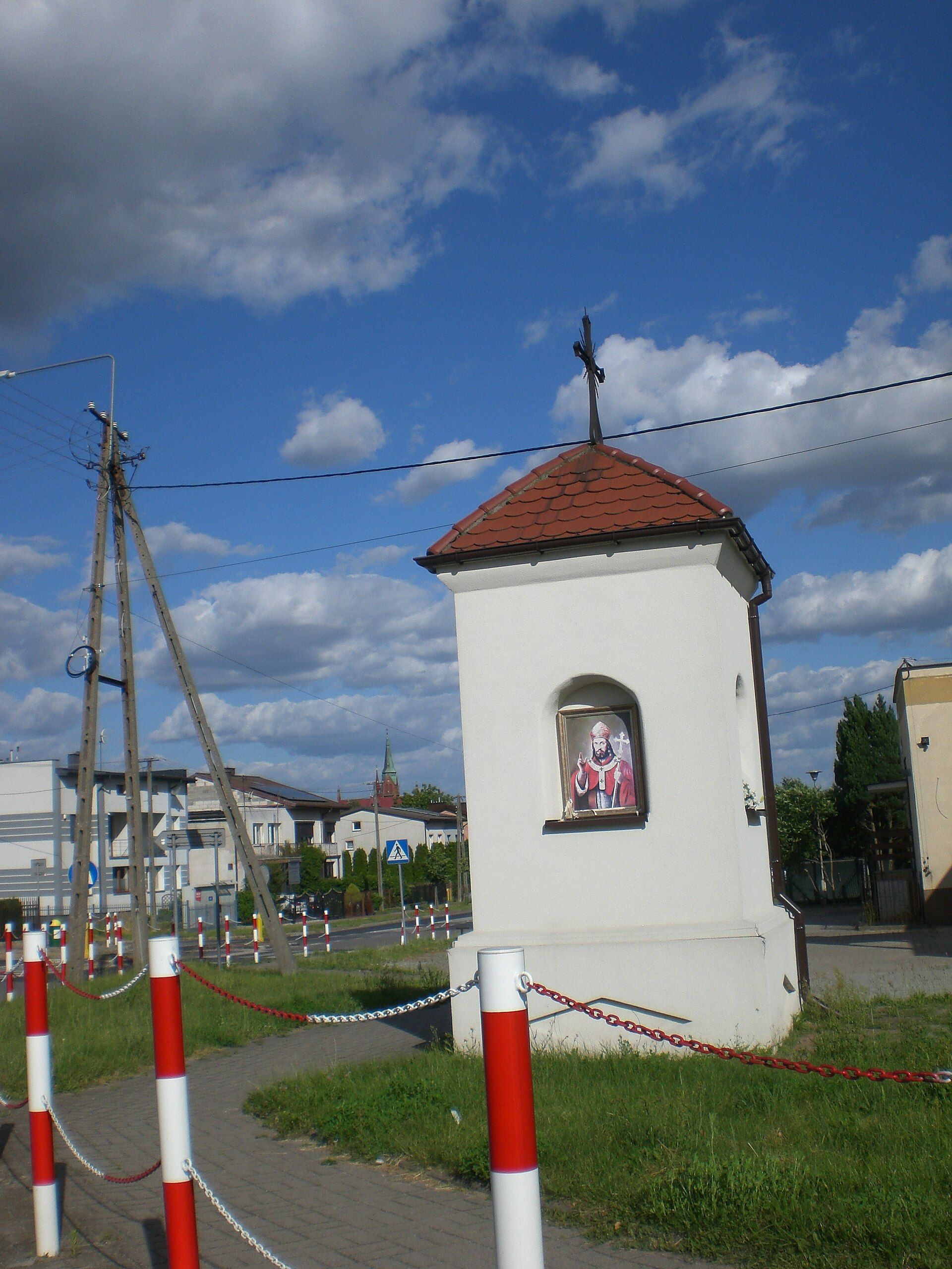Kapliczka, atrakcja w pobliżu dworca Nasielsk