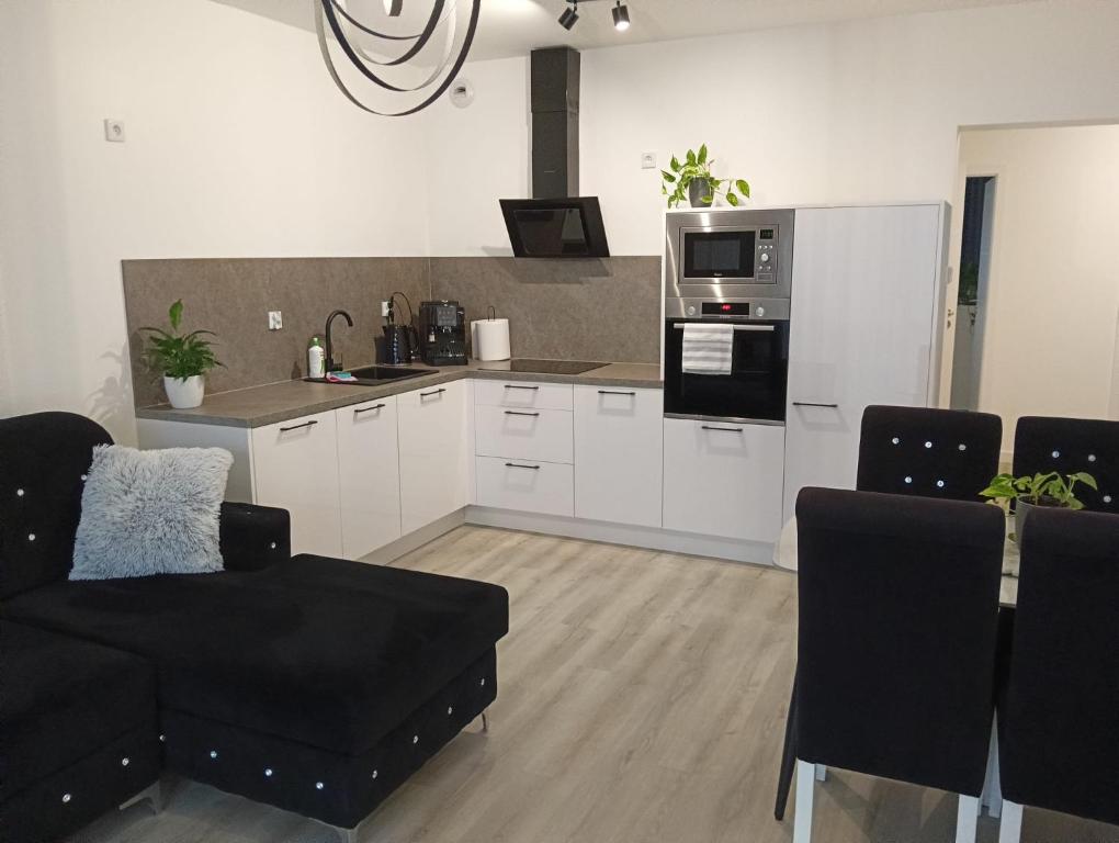 Apartament MajaHouse 2, place to stay near Nowa Sól station