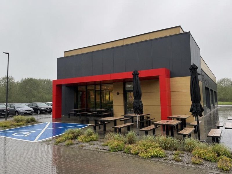 KFC Nysa PKS, near Nysa station