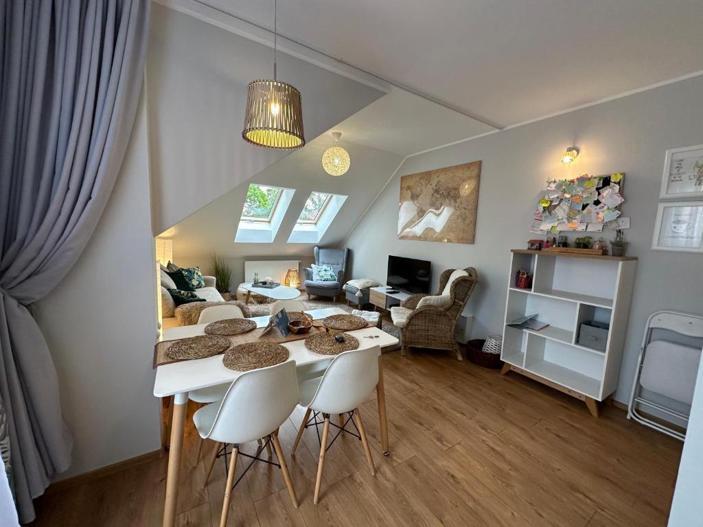 Comfort Zone Ostroda BOHO SCANDI, place to stay near Ostróda station