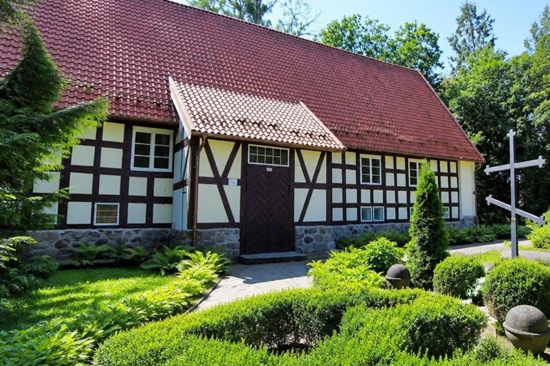Kościół Ewangelicko-Augsburski pw. św. Jerzego, atrakcja w pobliżu dworca Pasłęk