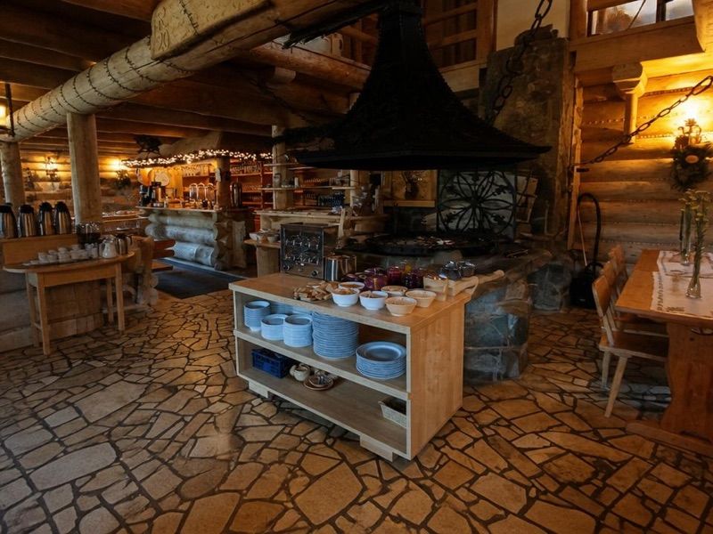 KARCZMA REGIONALNA BACA, okolice dworca Poronin