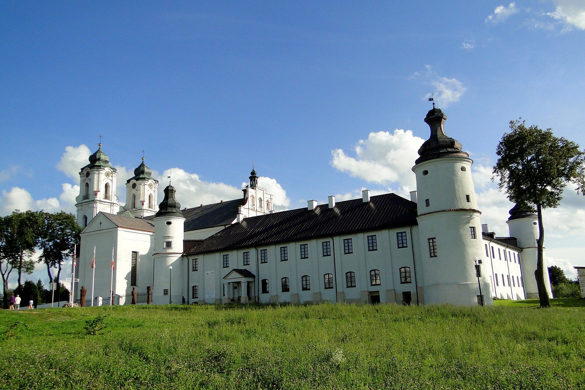 Klasztor podominikański, atrakcja w pobliżu dworca Sieradz