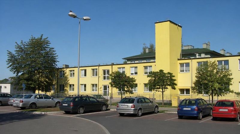 Apteka, sklep przy dworcu Skierniewice