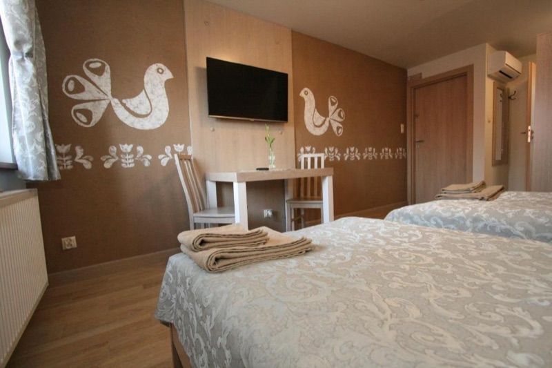 Noclegi Cameleon, place to stay near Słupca station