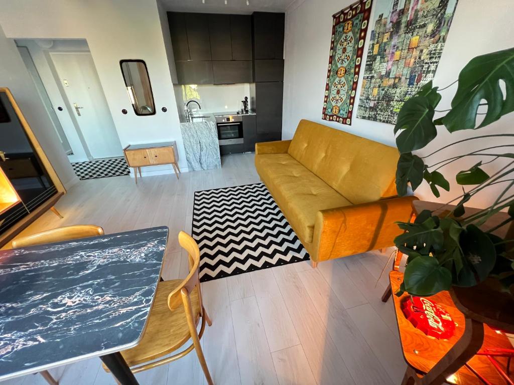 Apartament Rockabilly, place to stay near Stalowa Wola Rozwadów station