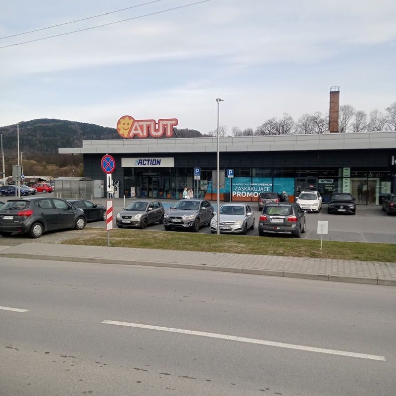 Atut Sucha Beskidzka, shopping mall near Sucha Beskidzka Zamek station