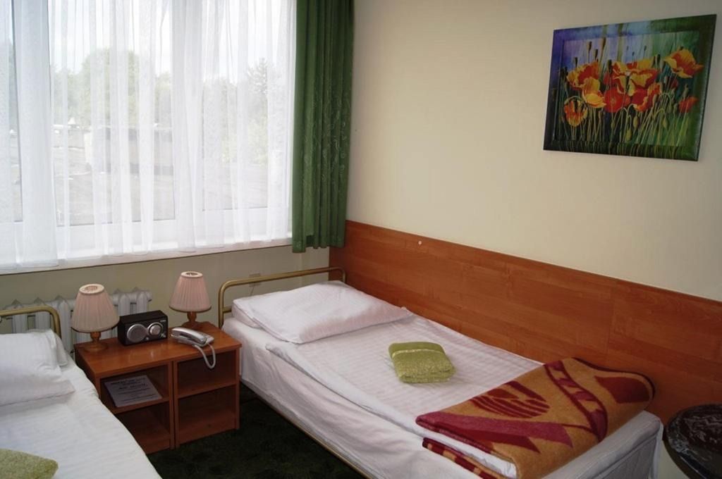 HOTEL ODR, place to stay near Sulechów station