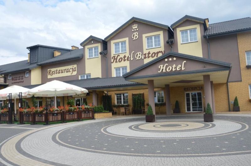 Hotel Batory, place to stay near Tłuszcz station
