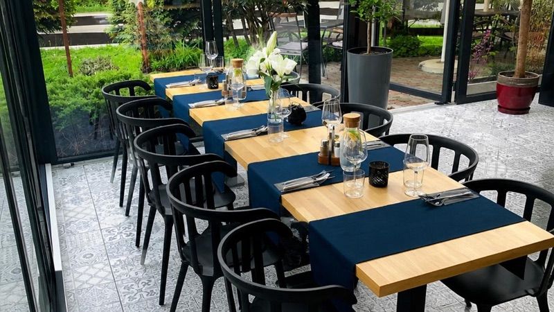 Restauracja Dwa Noże, okolice dworca Ustroń Polana