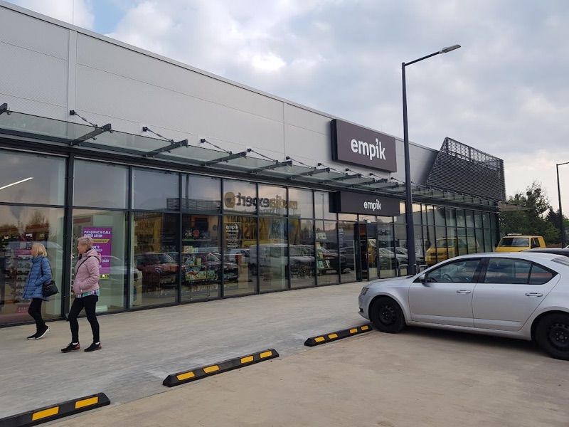 Aura Park, shopping mall near Dworzec kolejowy "Wałcz" station