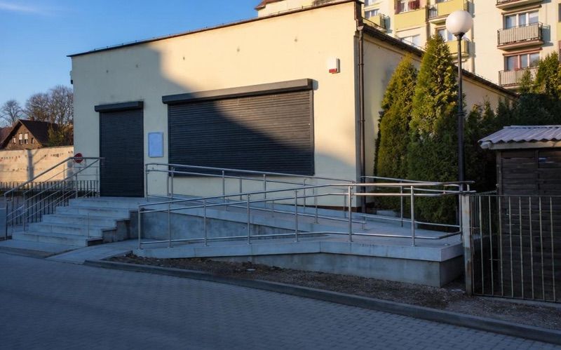 Apteka Słoneczna, sklep przy dworcu Wronki