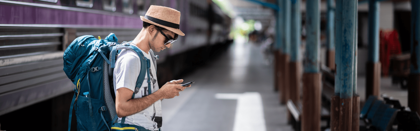 Leo Express routes and connections man at the station - Leo Express routes and connections