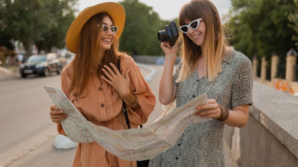 Women travelers Women travelers