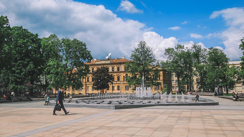 Attractions in Lublin - the best places and sights to visit Lithuanian Square and the Multimedia Fountain