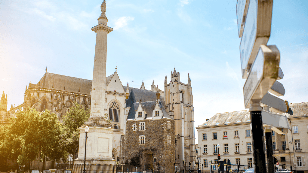 Marshal Foch square with Louis column Marshal Foch square with Louis column