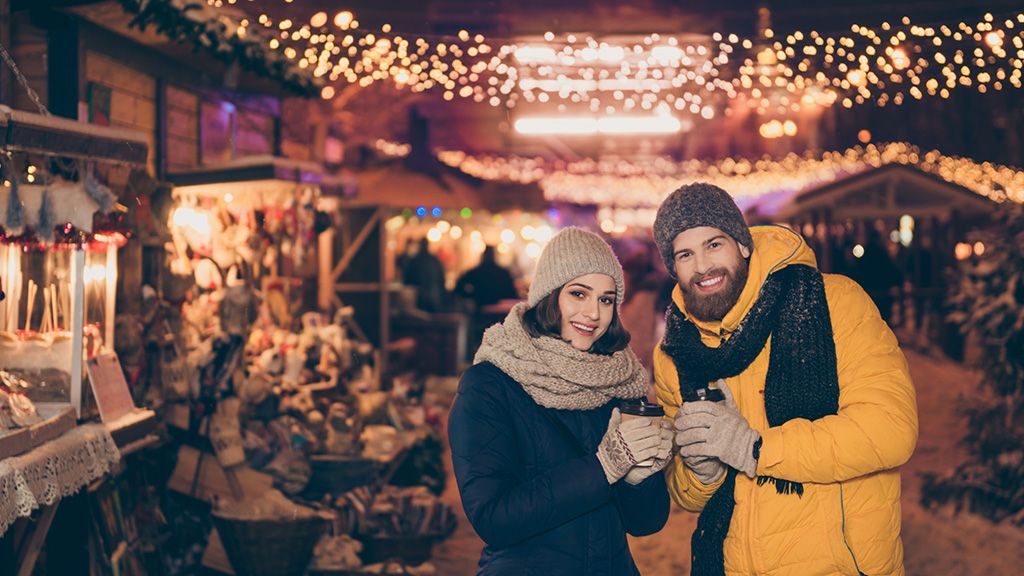 Krakow Christmas Market - all you need to know before visiting people at the christmas market