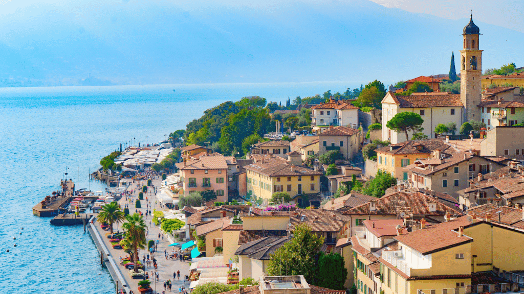 The most beautiful cities in Italy that you can reach by train Lake Garda