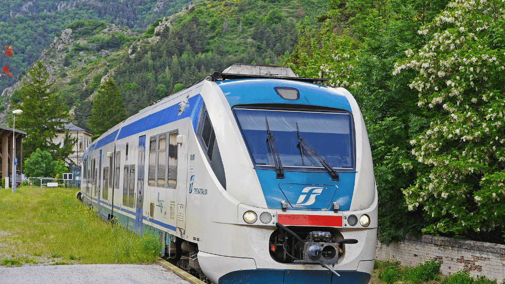 The most beautiful cities in Italy that you can reach by train Italian railway train