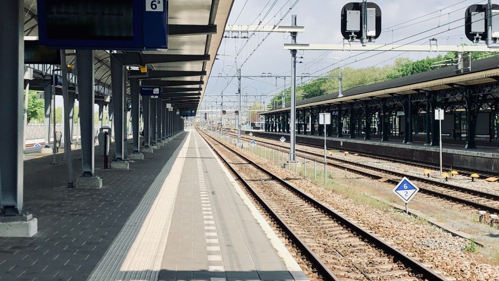 Piwniczna-Zdrój trains - best connections view of platforms